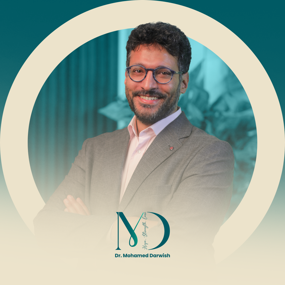 دكتور محمد درويش في العيادة